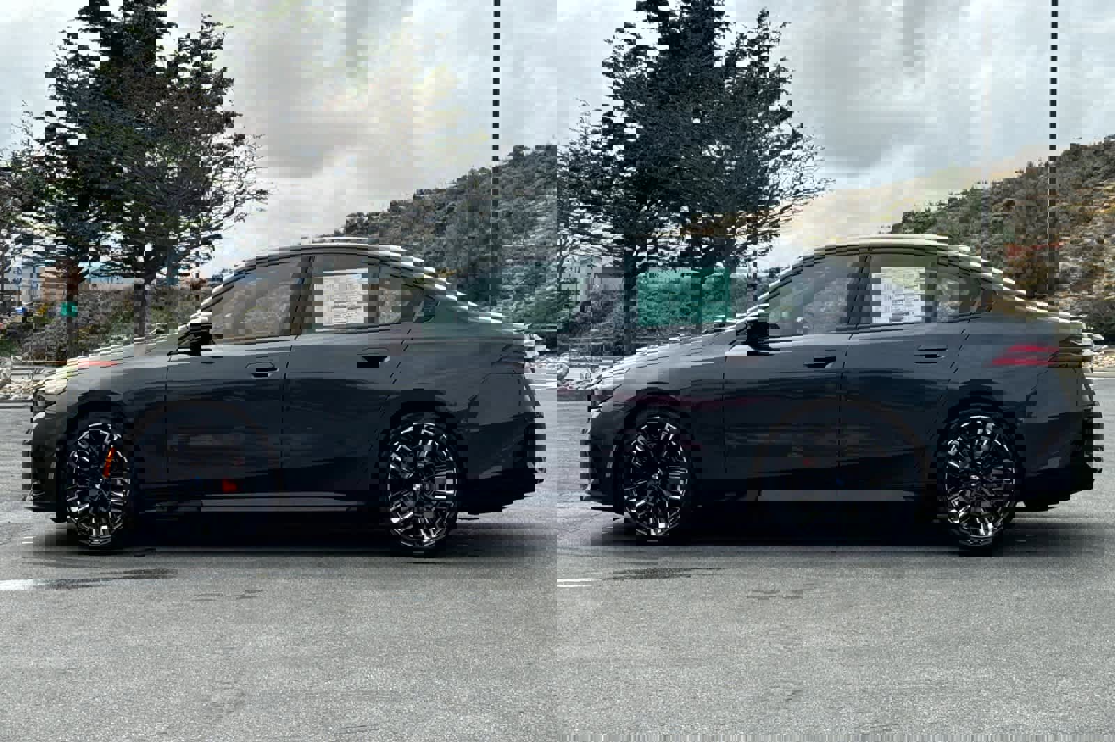 New 2025 BMW i5 M60 w/ Executive Package image 5