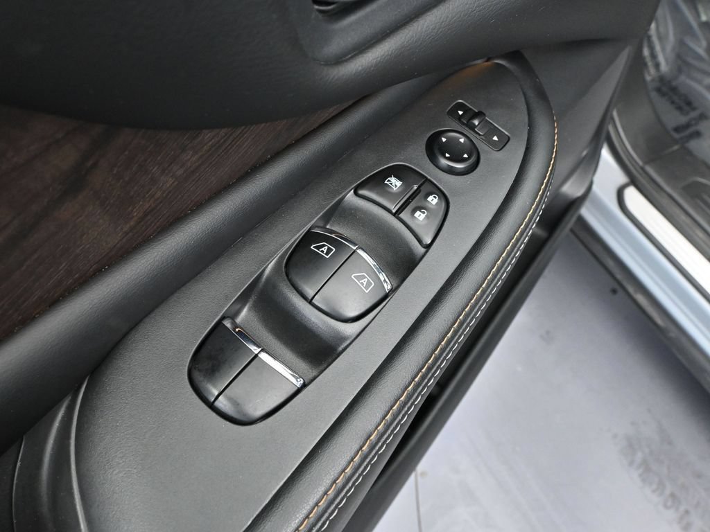 Used 2024 Nissan Murano Platinum AWD/4WD image 19
