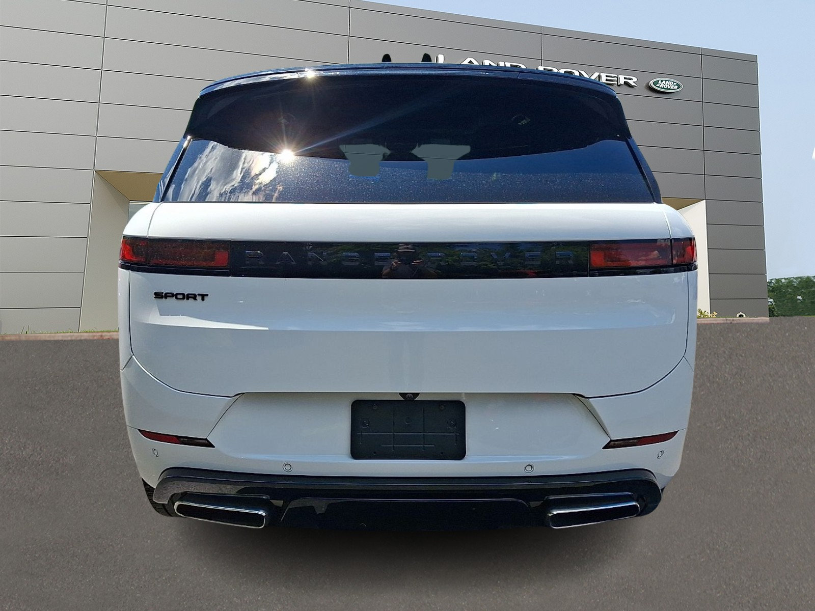 Used 2024 Land Rover Range Rover Sport Dynamic SE AWD/4WD image 6
