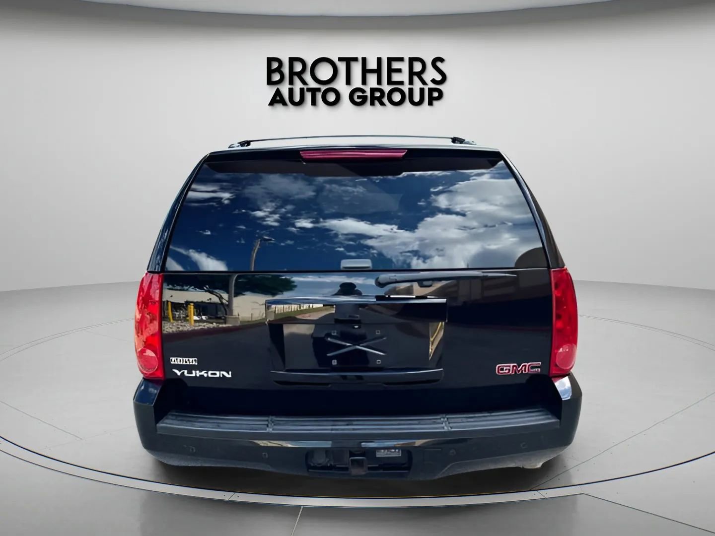 Used 2012 GMC Yukon SLT w/ SLT-2 Equipment Package RWD image 11