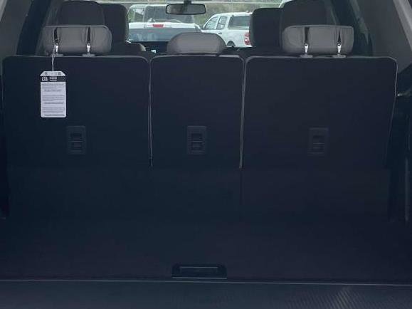 New 2026 Ford Expedition Active image 10