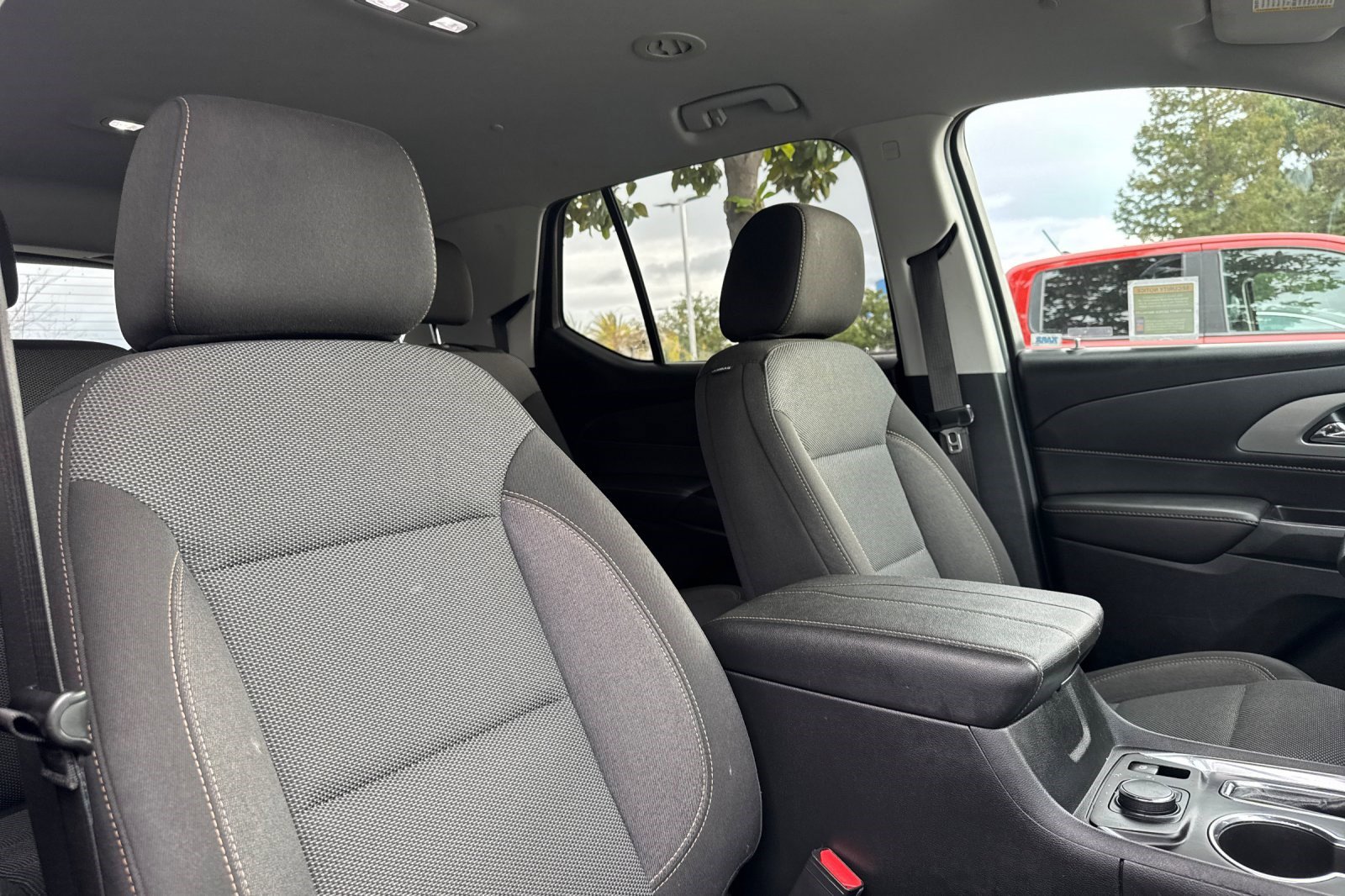 Used 2020 Chevrolet Traverse LS image 29