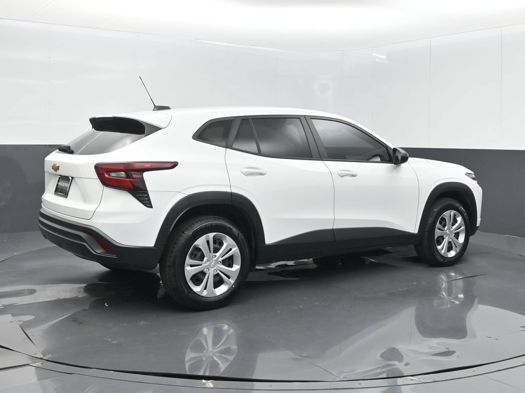 Used 2024 Chevrolet Trax LS FWD image 8