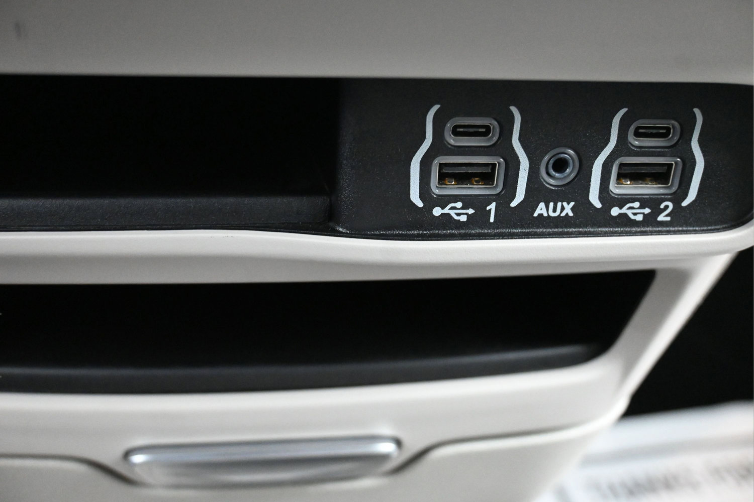 Used 2024 Chrysler Pacifica Touring-L FWD image 24