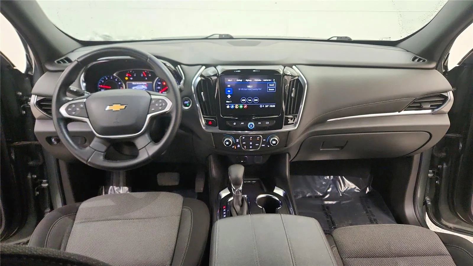 Used 2023 Chevrolet Traverse LT image 34