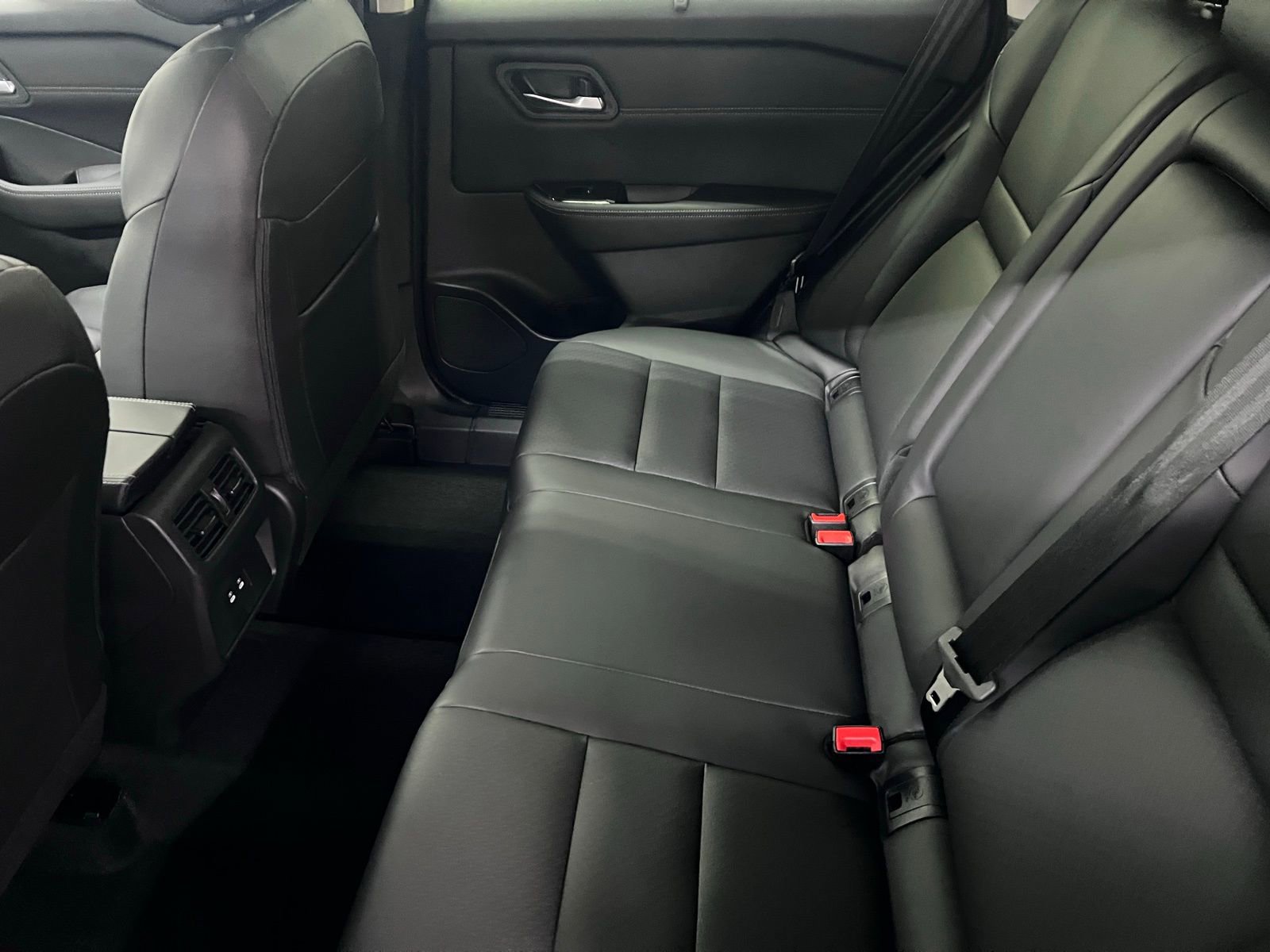 Certified 2025 Nissan Rogue SV w/ SV Premium Package image 11