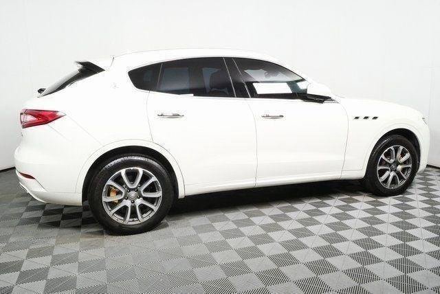 Used 2017 Maserati Levante w/ Luxury Package AWD/4WD image 32
