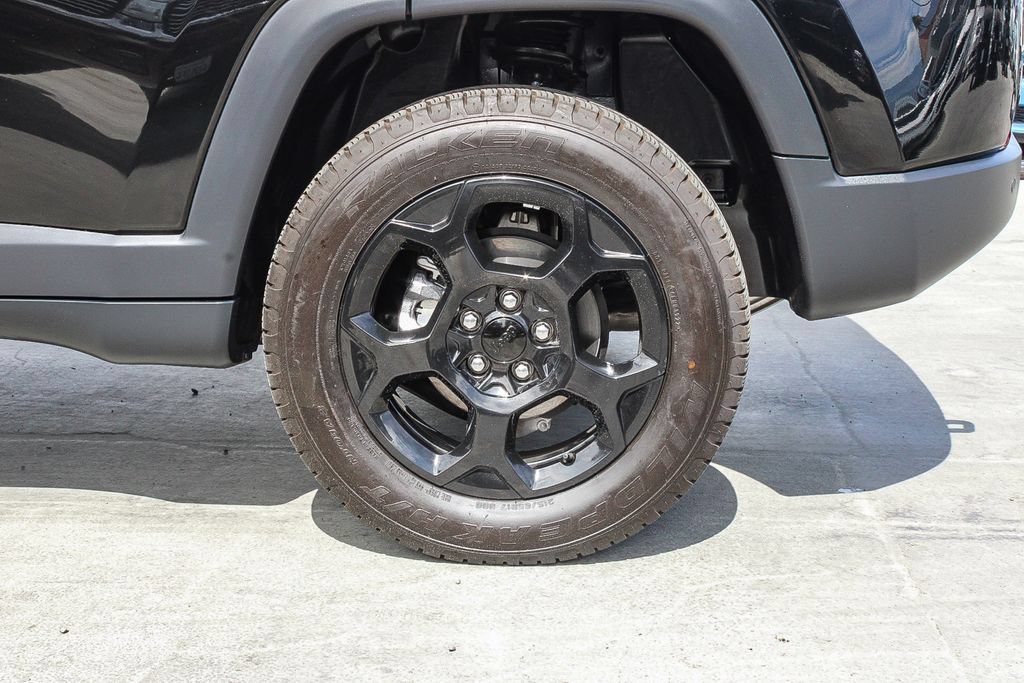 Used 2023 Jeep Compass Trailhawk w/ Trailhawk Elite Group AWD/4WD image 12