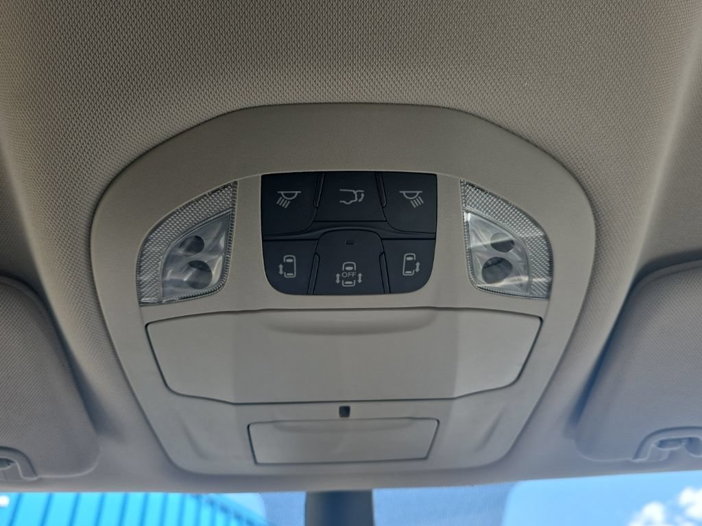 Used 2024 Chrysler Pacifica Touring-L FWD image 29