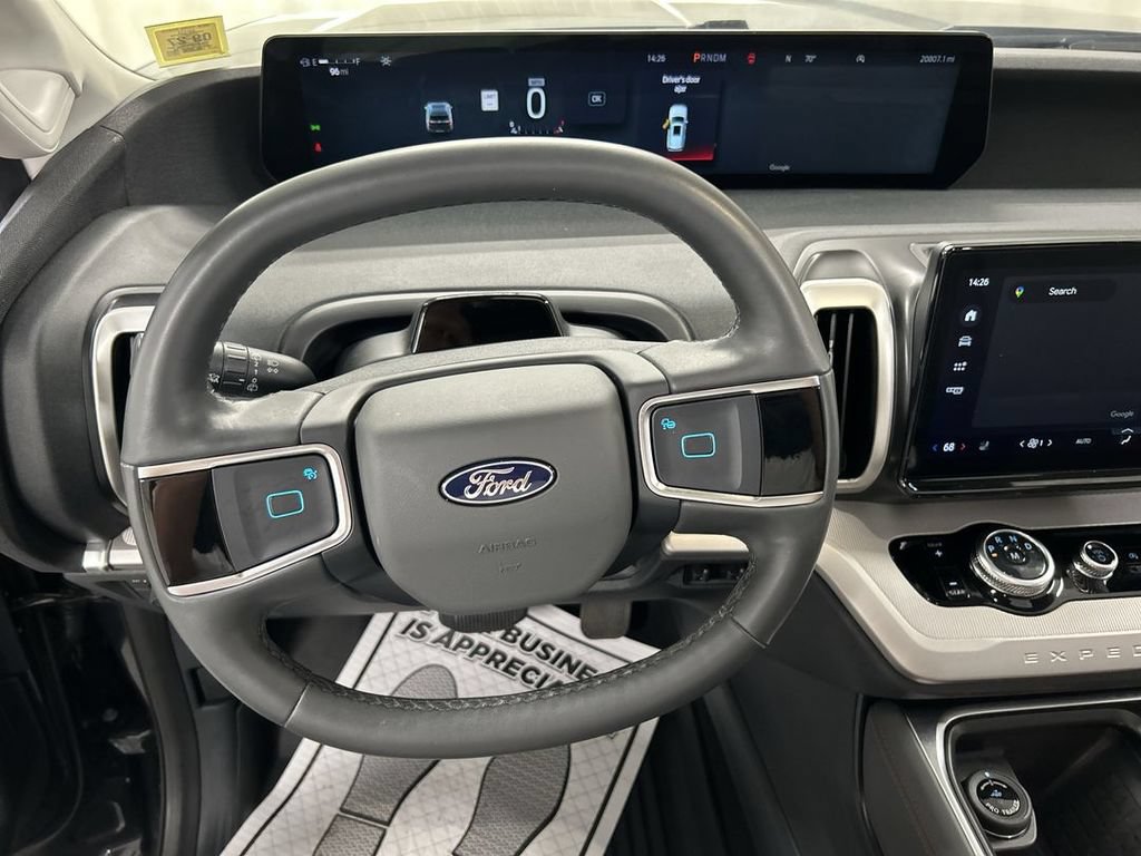 Used 2025 Ford Expedition Active AWD/4WD image 4