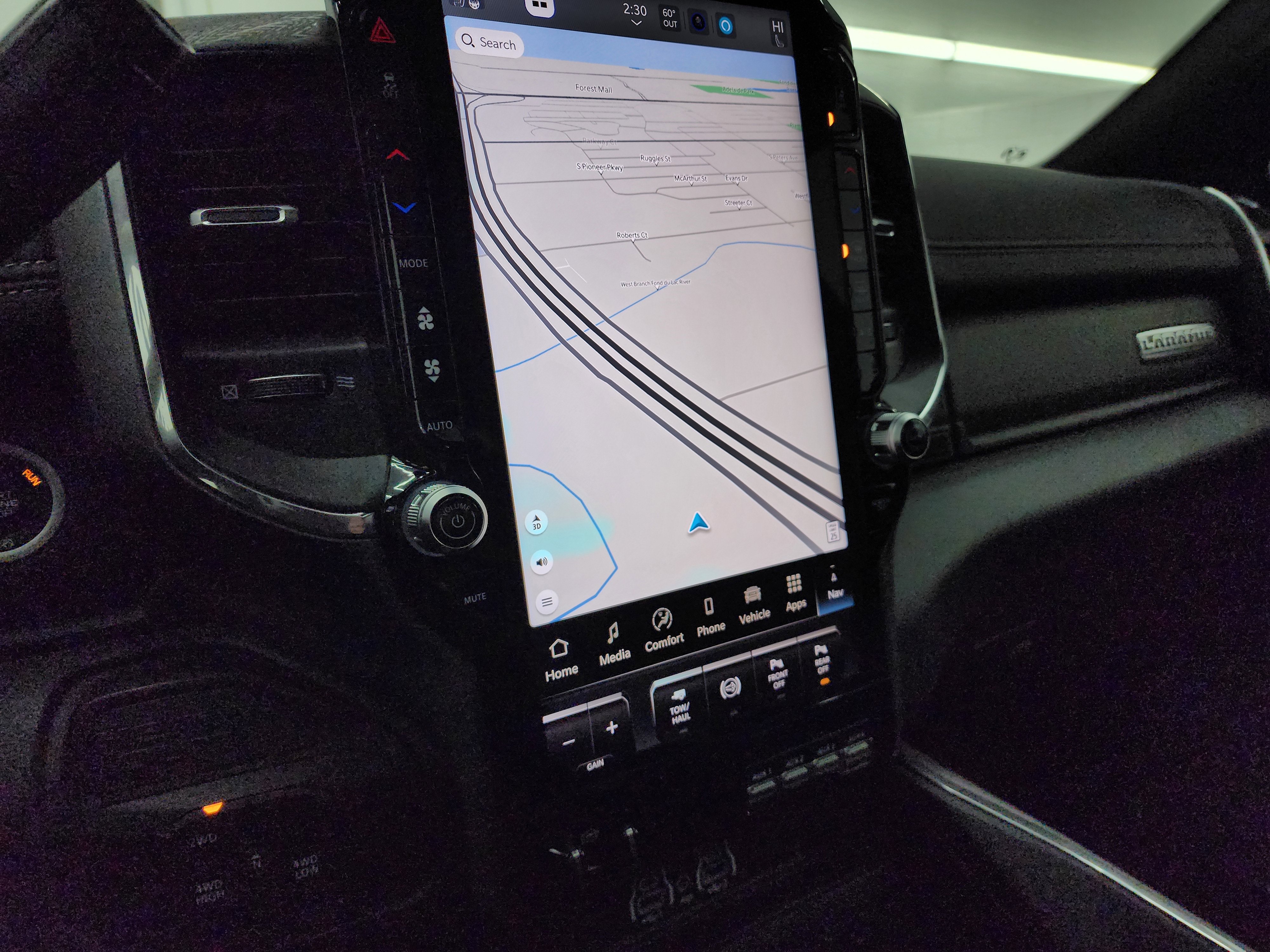 Used 2025 RAM 3500 Laramie image 11