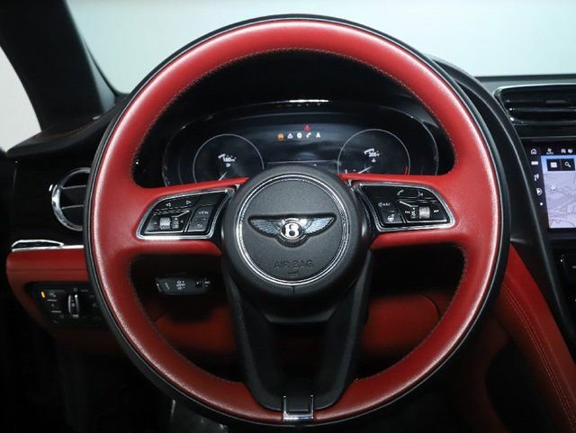 Used 2022 Bentley Bentayga image 20