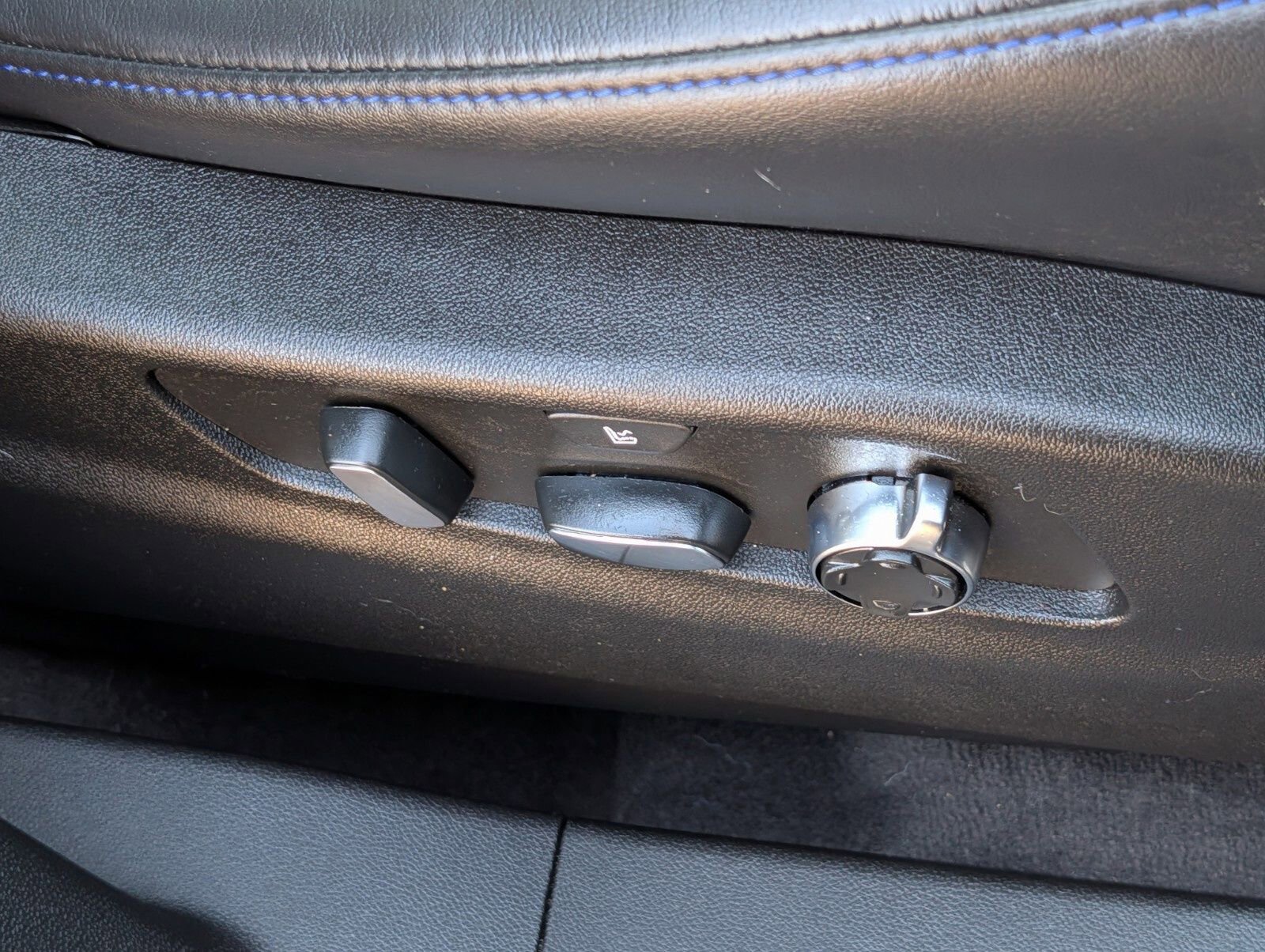 Certified 2024 Cadillac XT4 Sport image 31