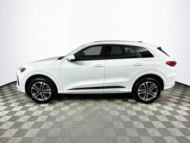 Certified 2025 Audi Q5 Premium w/ Convenience Package AWD/4WD image 4