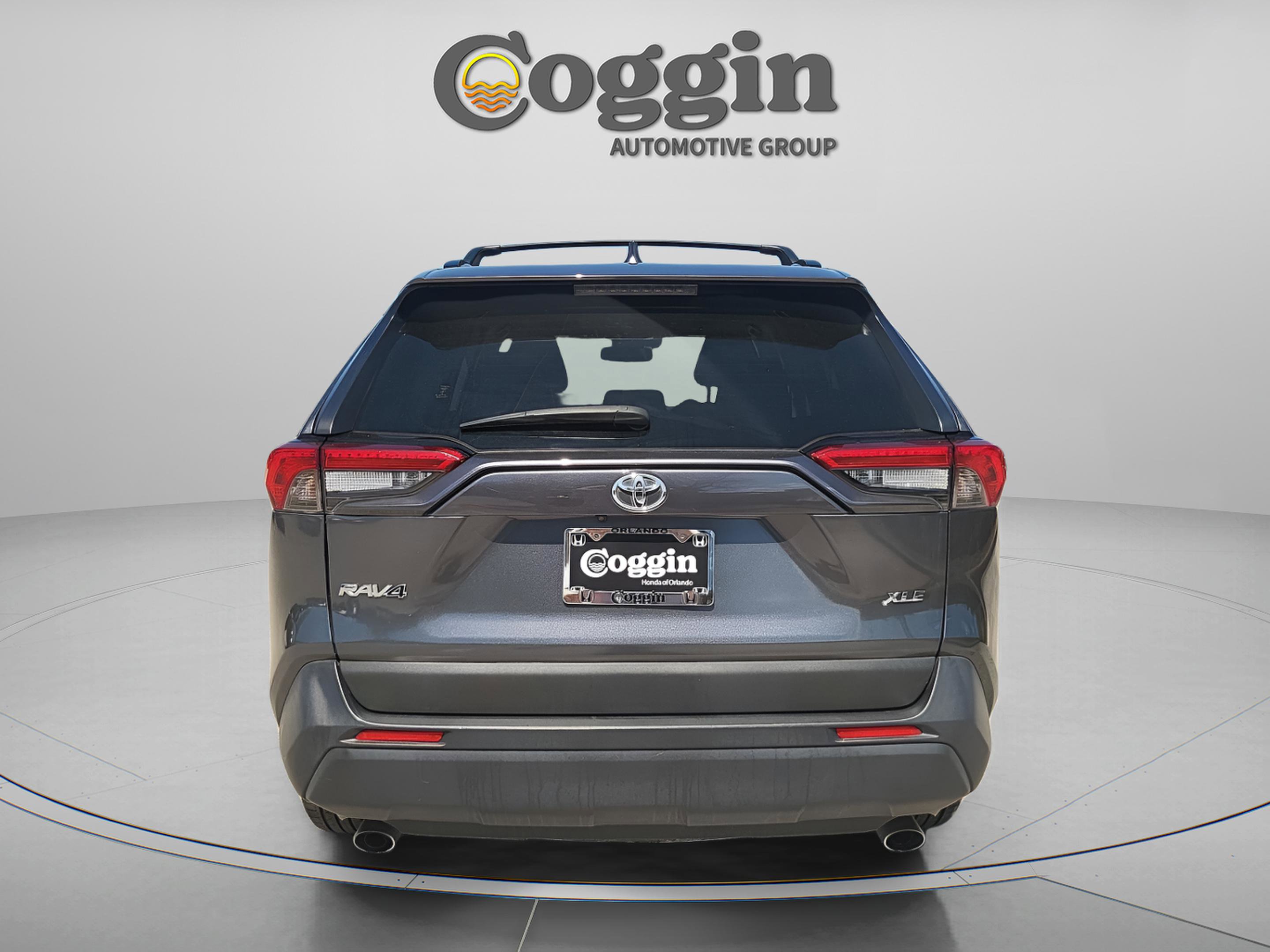 Used 2023 Toyota RAV4 XLE Premium image 5