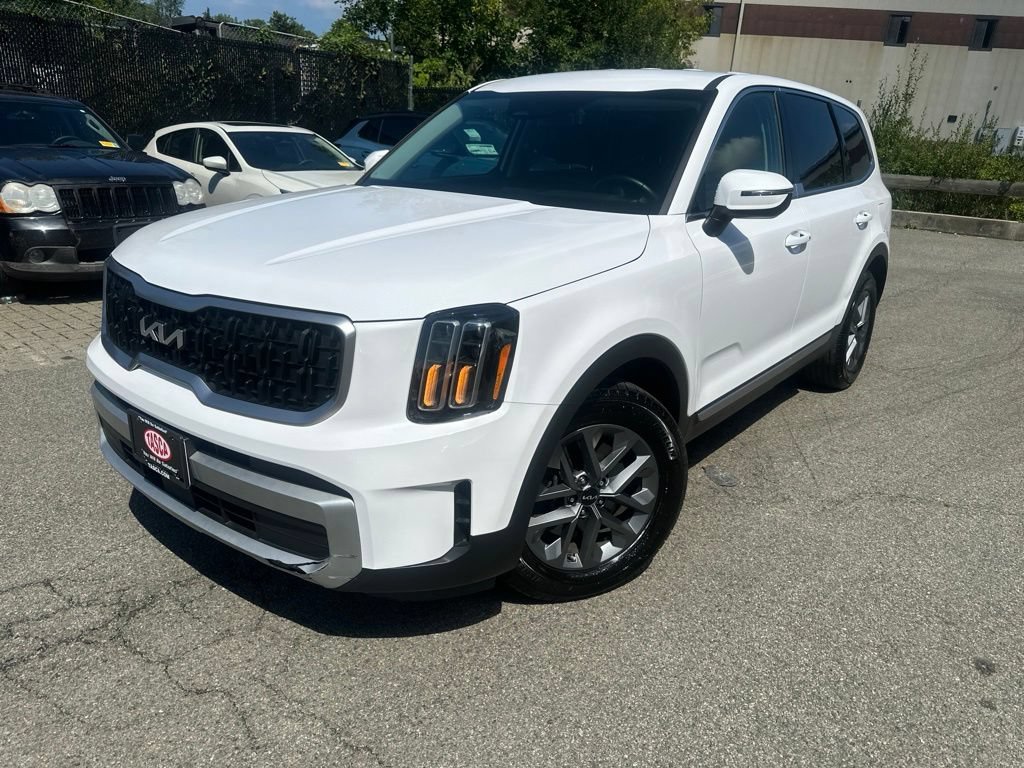 Used 2024 Kia Telluride LX AWD/4WD image 1