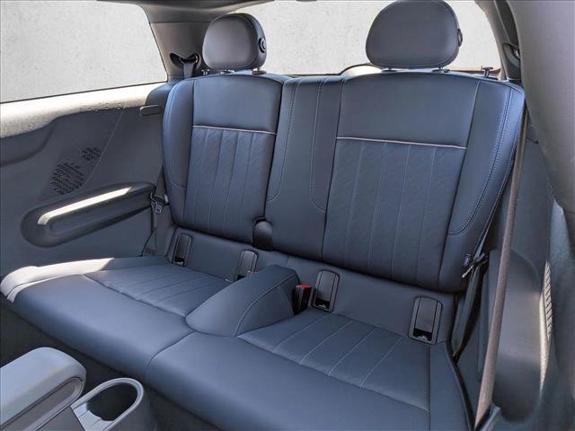 Certified 2025 MINI Cooper 2-Door Hardtop FWD image 19