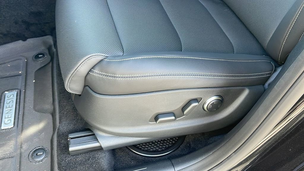 New 2025 Genesis GV70 2.5T w/ Select Package image 29