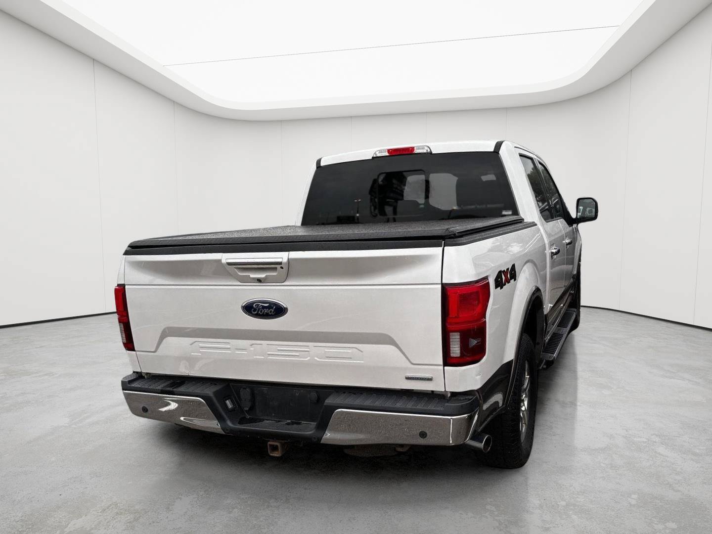 Used 2018 Ford F150 Lariat w/ Equipment Group 502A Luxury AWD/4WD image 4