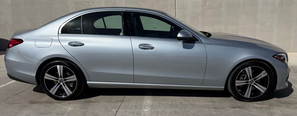 Used 2025 Mercedes-Benz C 300 4MATIC Sedan image 3