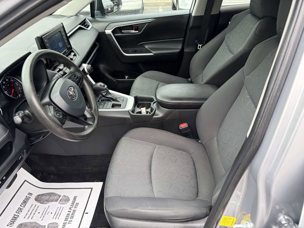 Used 2021 Toyota RAV4 XLE w/ Convenience Package AWD/4WD image 10