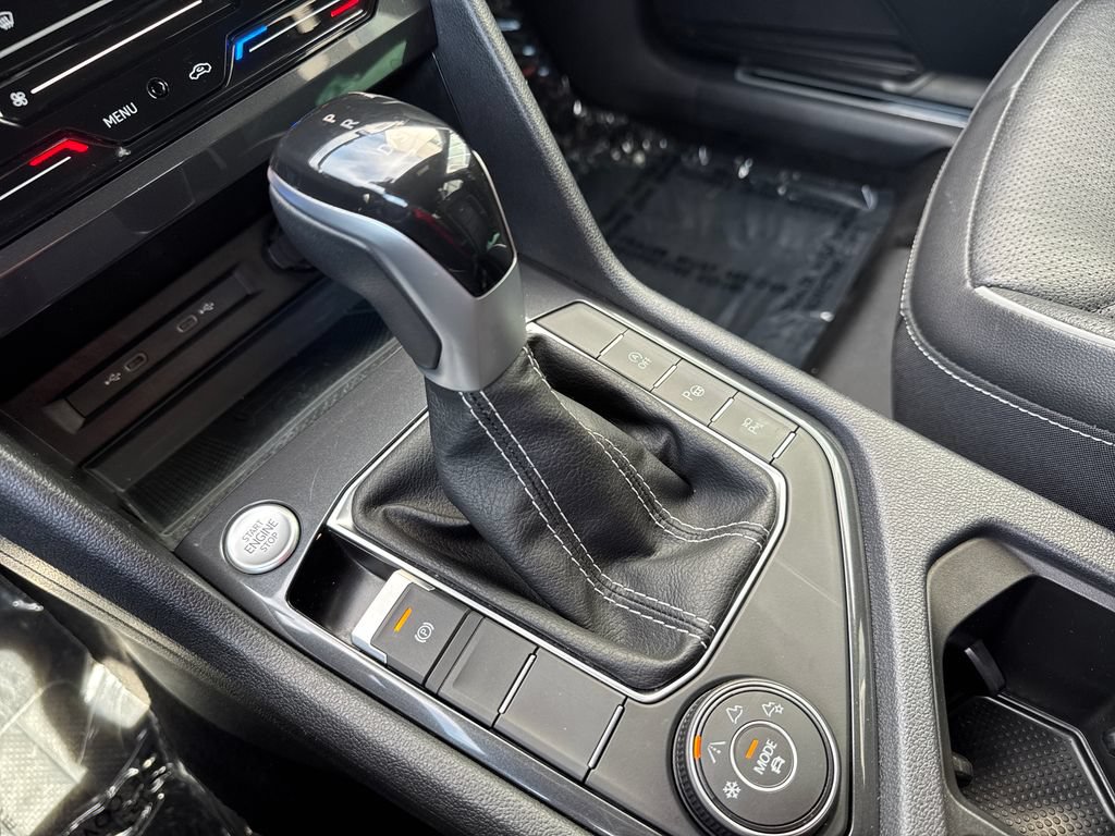 Certified 2023 Volkswagen Tiguan SEL R-Line AWD/4WD image 18