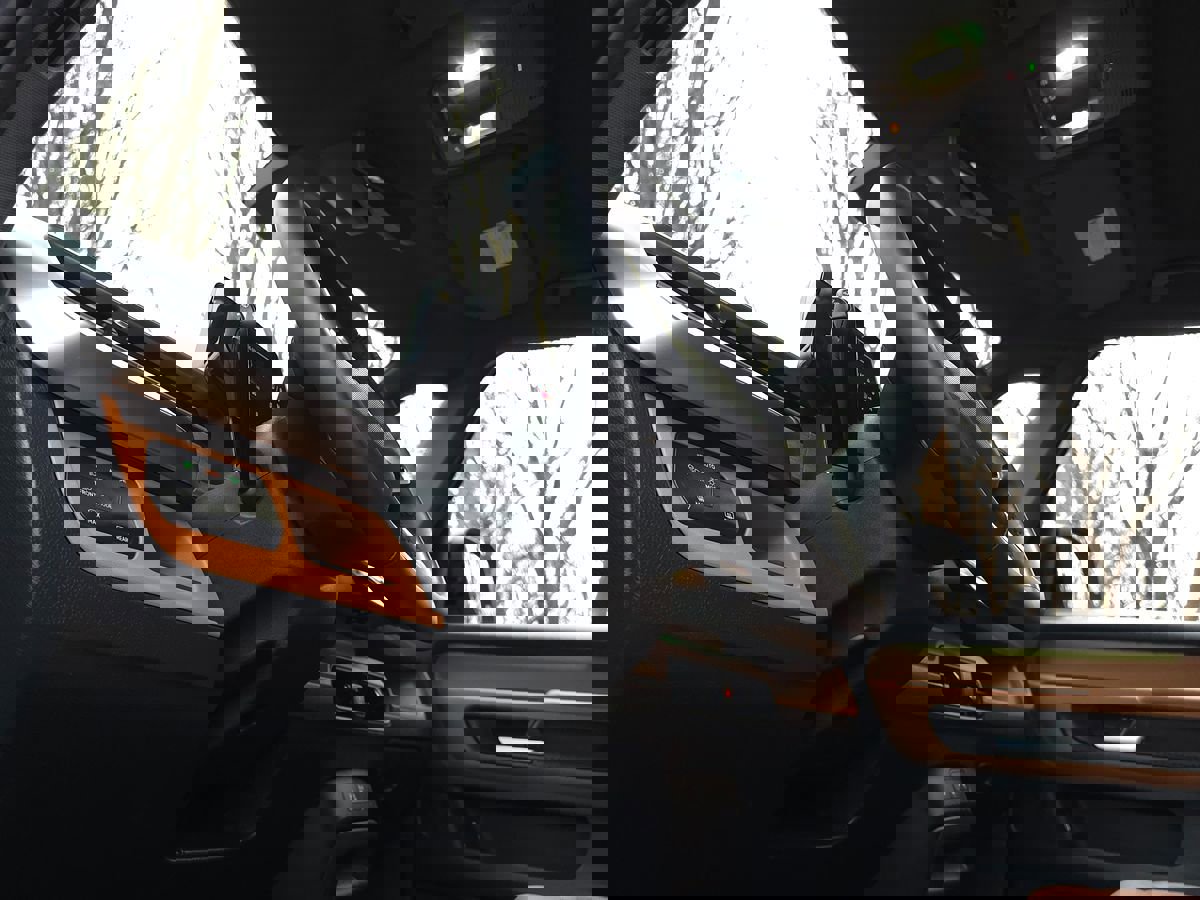 Used 2025 Volkswagen ID. Buzz Pro S image 30