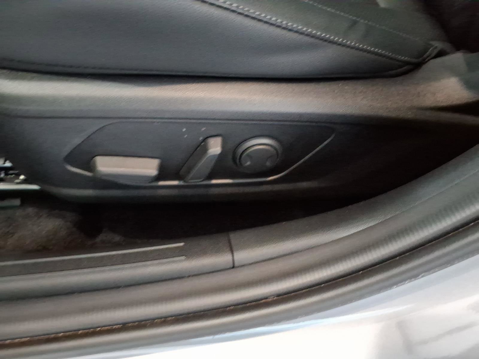 Certified 2025 Hyundai Elantra Limited image 22