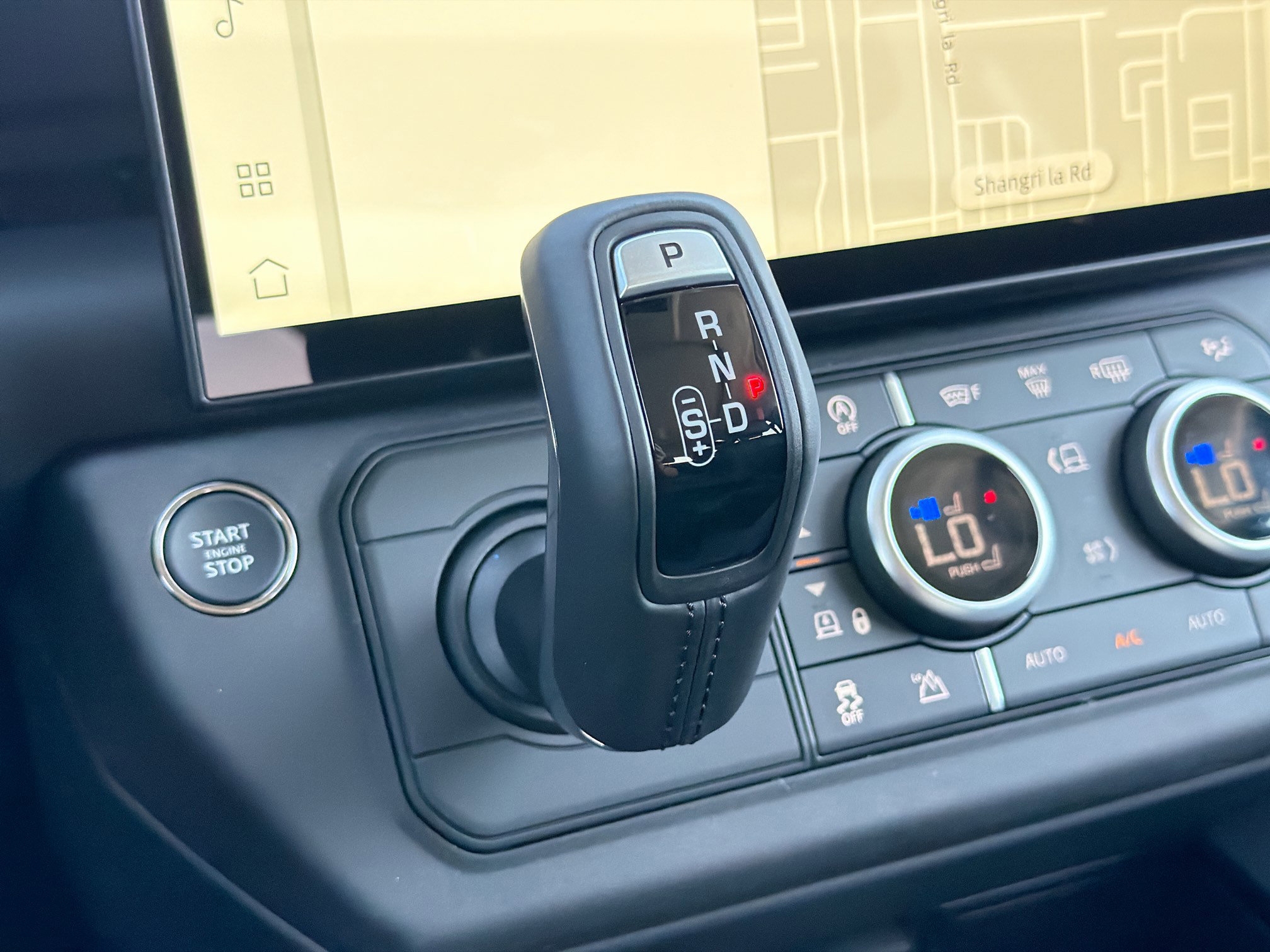 New 2026 Land Rover Defender 110 X-Dynamic SE image 28