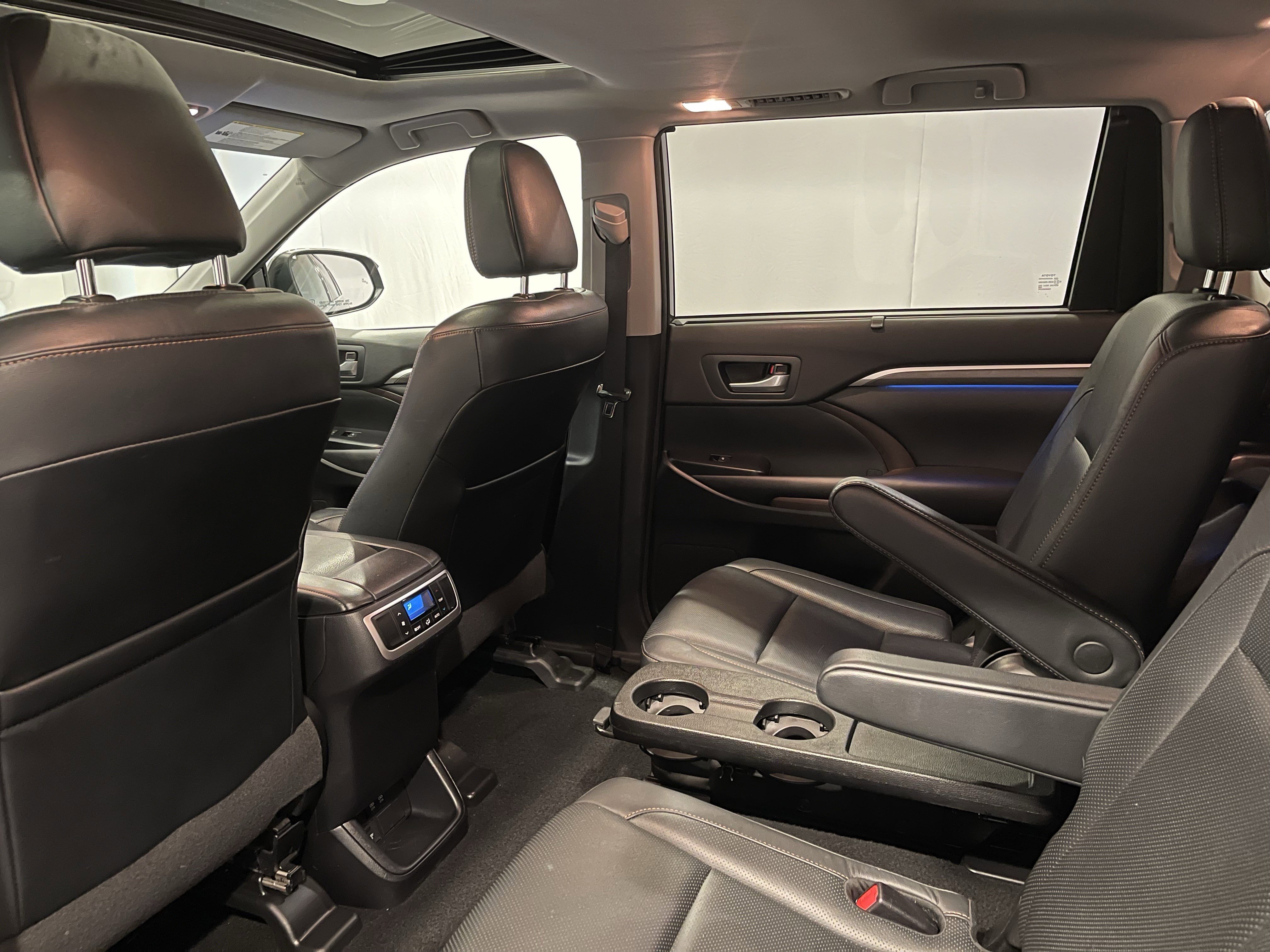 Used 2018 Toyota Highlander Limited image 24