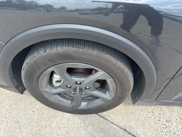 Used 2025 Kia K4 LXS image 16