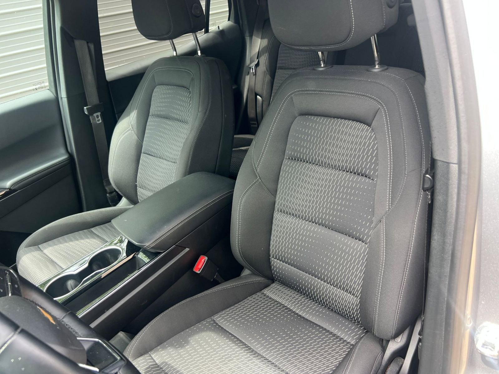 Used 2025 Chevrolet Equinox LT image 32