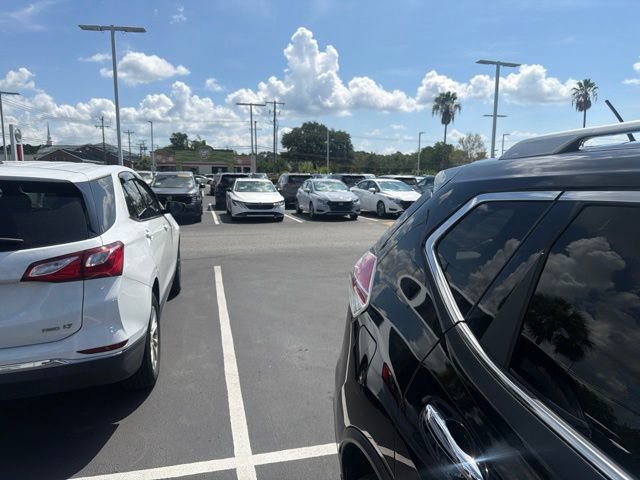 Used 2020 Chevrolet Equinox LT AWD/4WD image 6