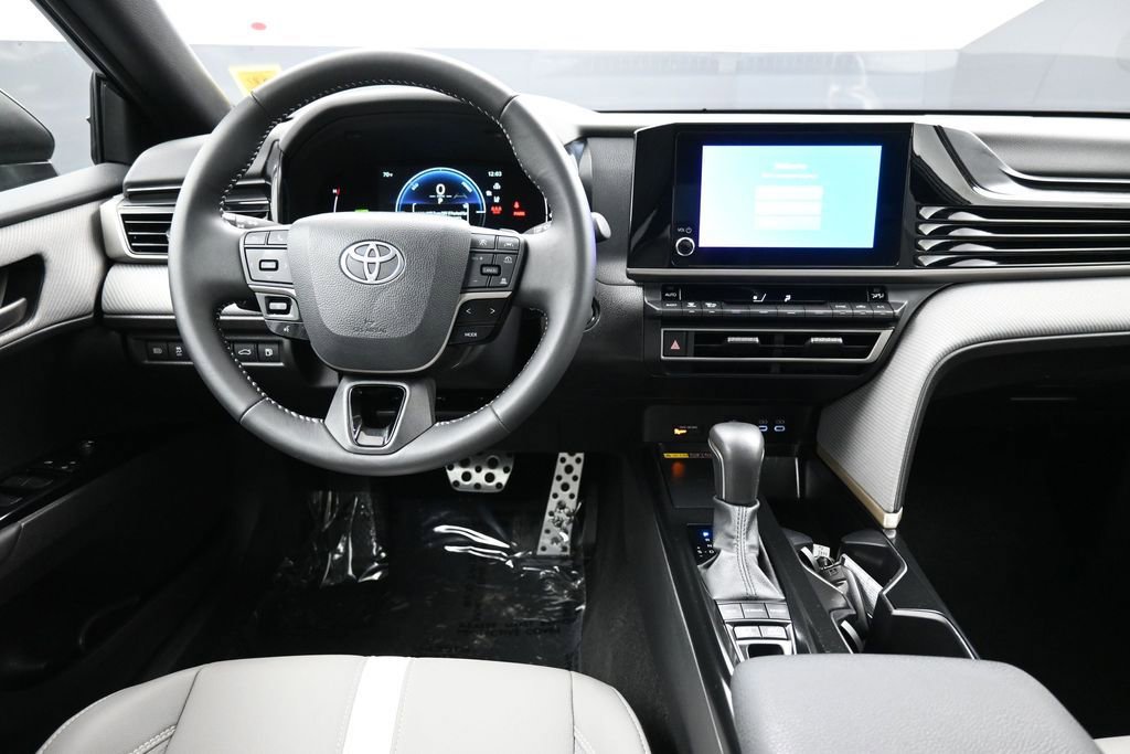 Used 2025 Toyota Camry SE w/ Convenience Package FWD image 20