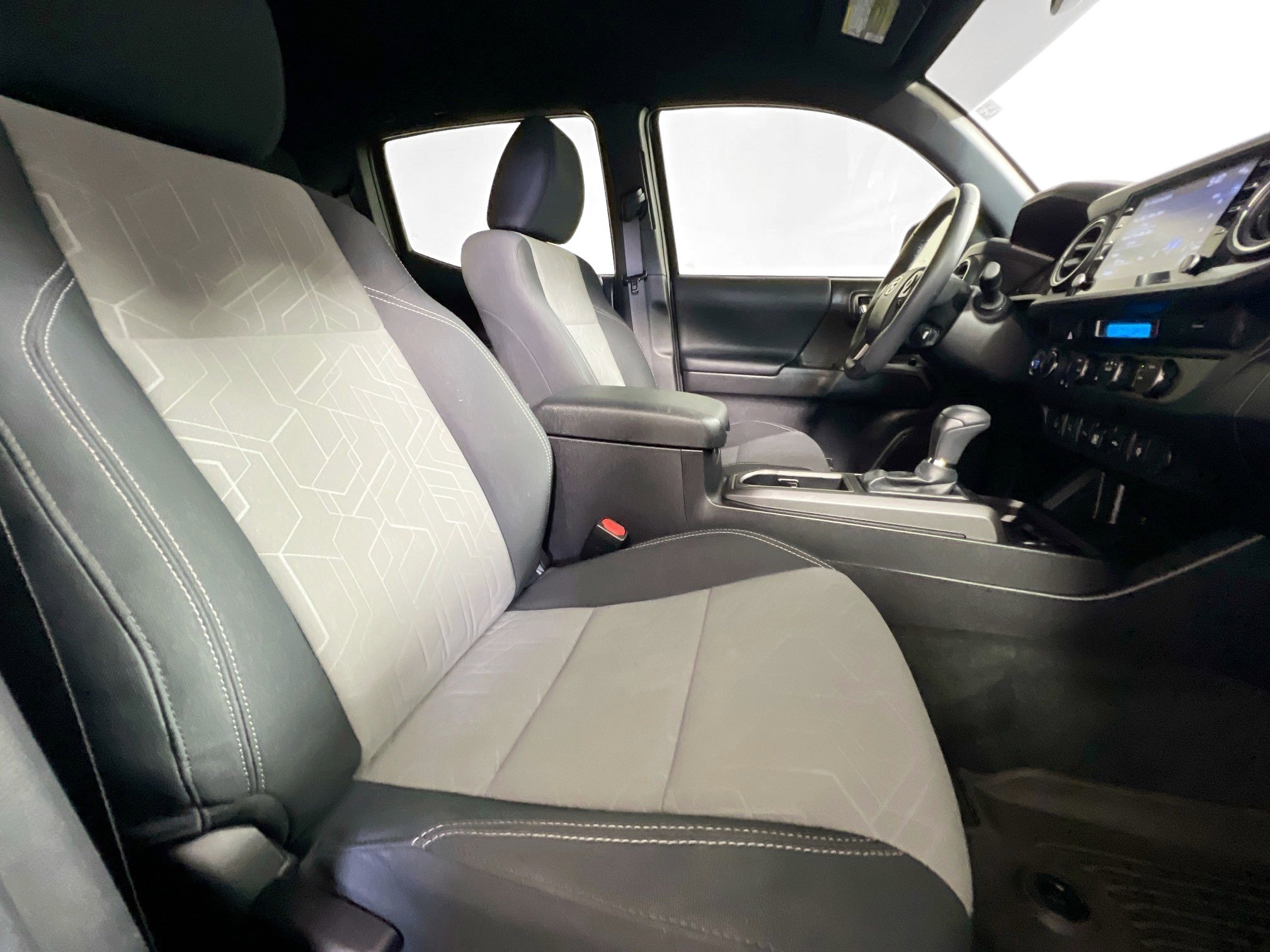 Used 2023 Toyota Tacoma TRD Sport w/ Advanced Technology Package AWD/4WD image 31
