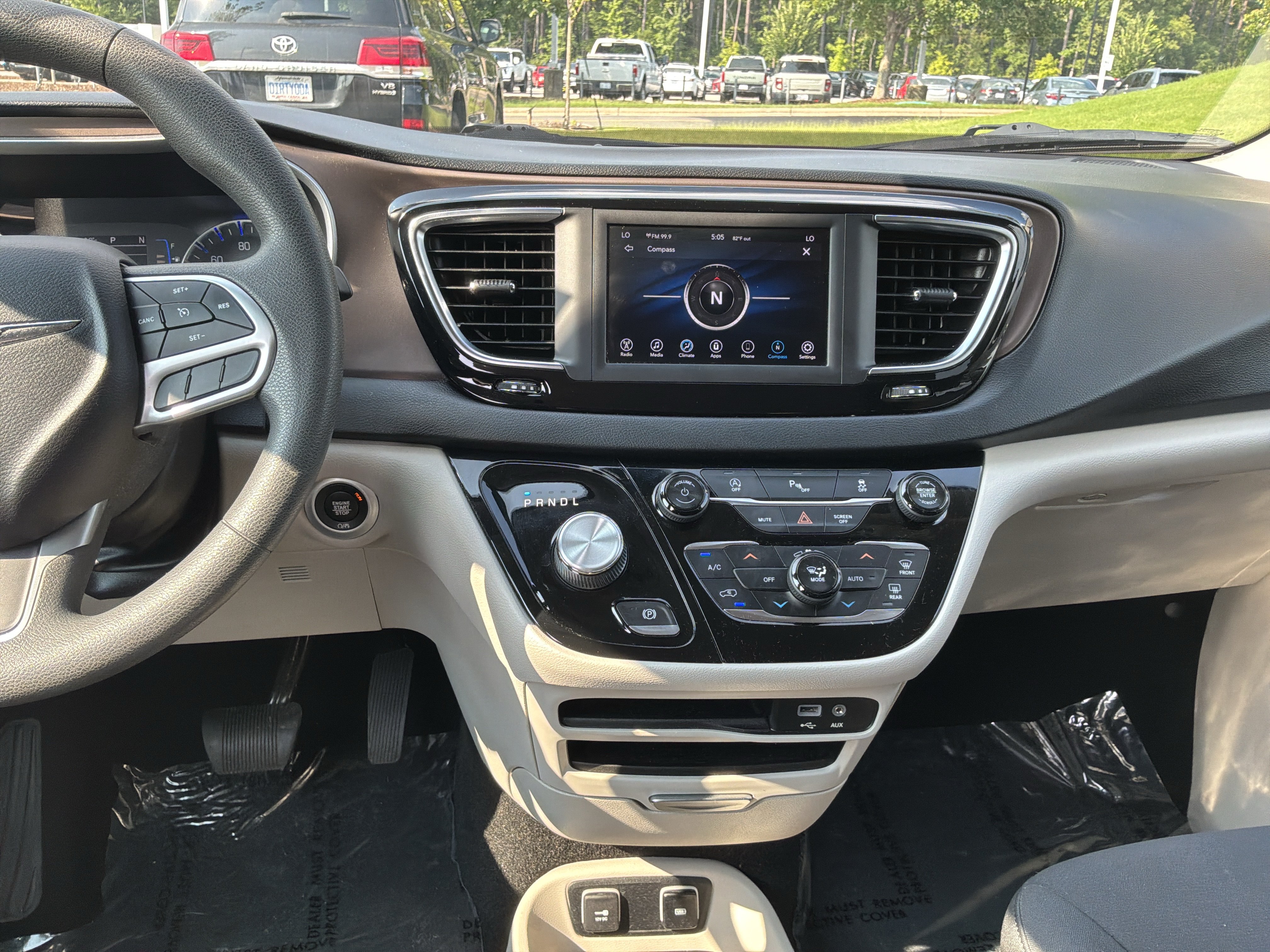 Used 2018 Chrysler Pacifica Touring Plus FWD image 29