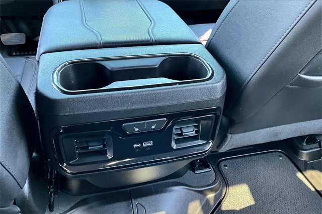 Used 2023 GMC Sierra 1500 AT4 w/ AT4 Preferred Package image 11