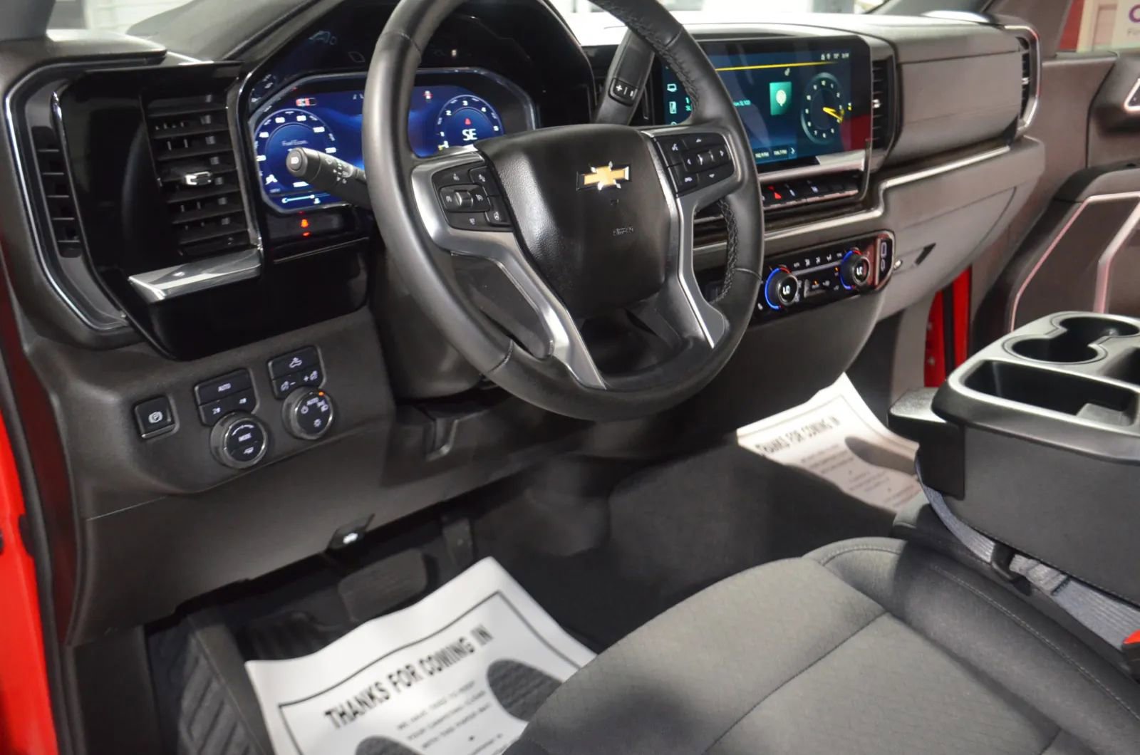Used 2025 Chevrolet Silverado 1500 LT image 11