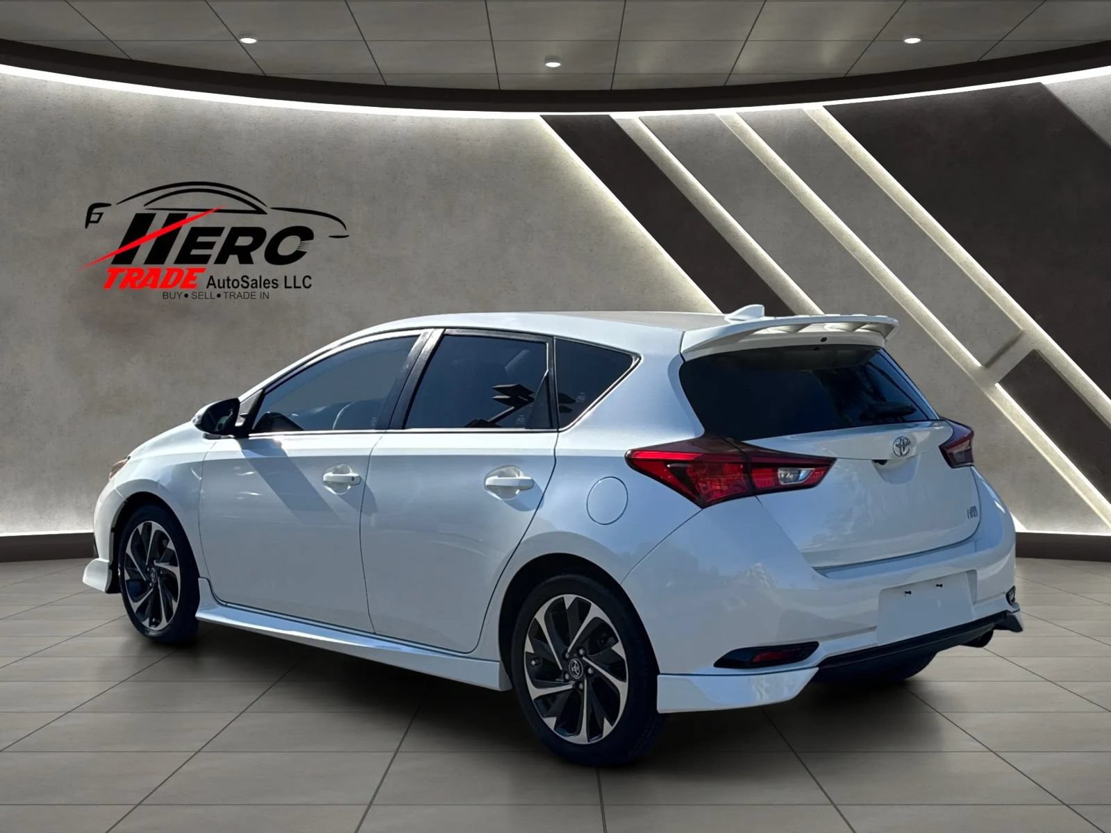 Used 2017 Toyota Corolla iM w/ Carpet Mat Package FWD image 7