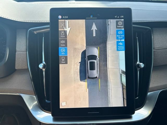 Certified 2025 Volvo XC90 B5 Plus AWD/4WD image 27