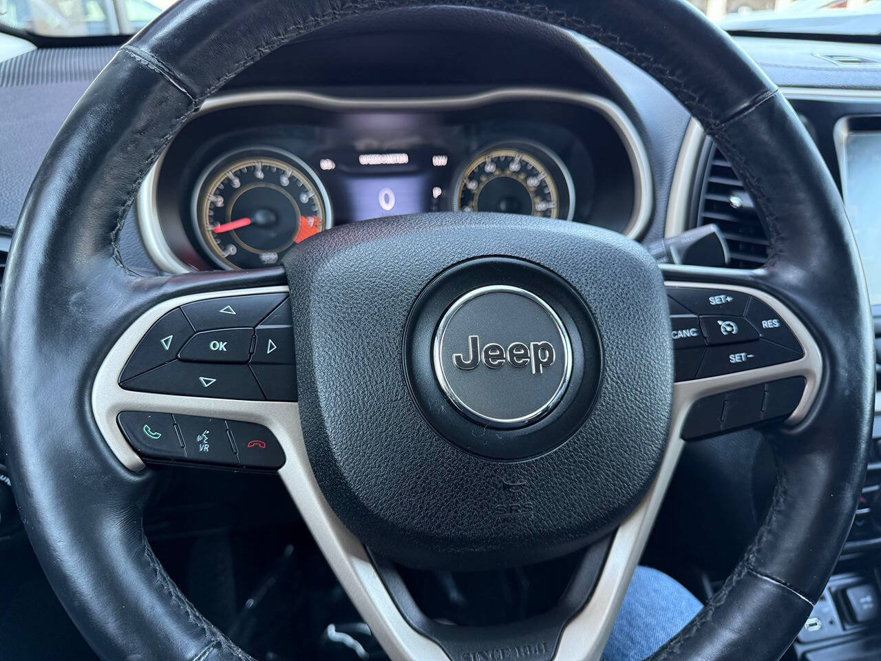 Used 2014 Jeep Cherokee Limited FWD image 12