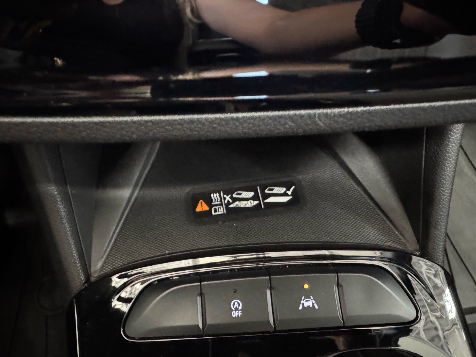 Certified 2024 Buick Envista Sport Touring FWD image 22