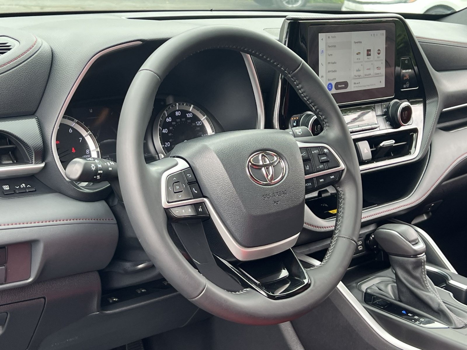 Used 2023 Toyota Highlander XSE AWD/4WD image 15