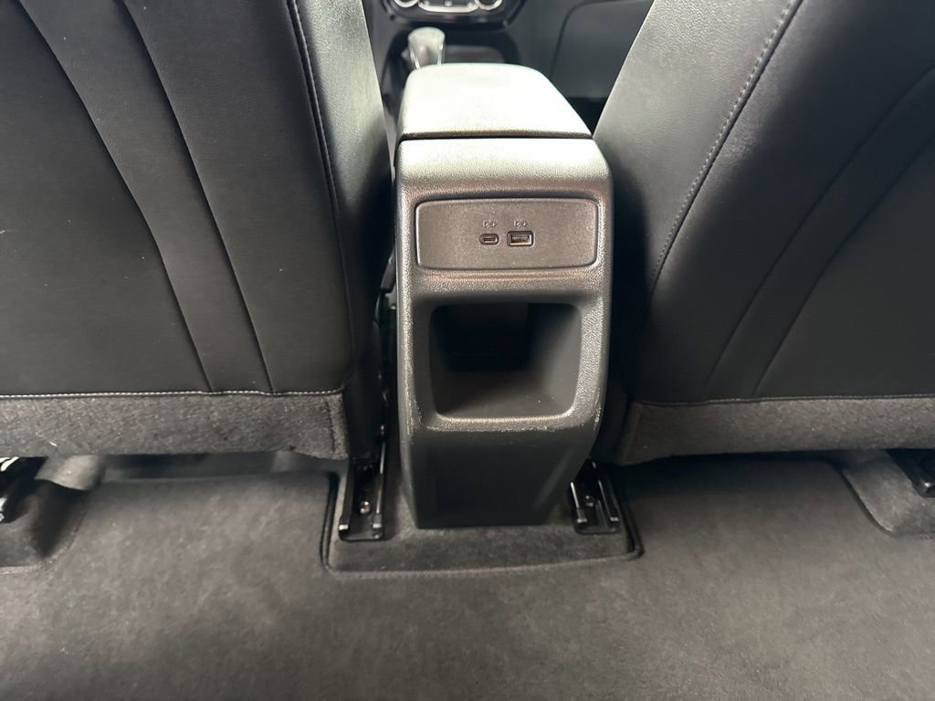 Used 2025 Chevrolet Trax LT w/ LT Convenience Package FWD image 32