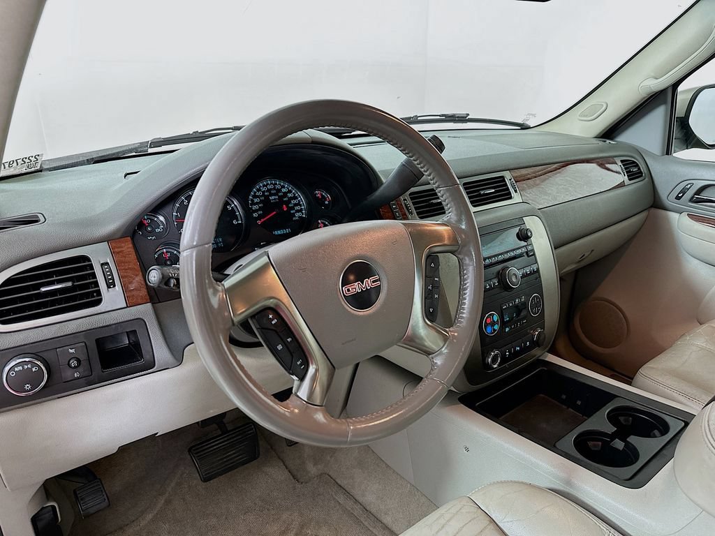 Used 2007 GMC Yukon XL SLT w/ SLT Preferred Equipment Group RWD image 10