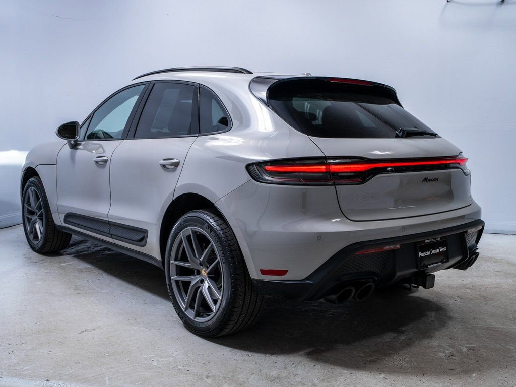 Used 2025 Porsche Macan image 3