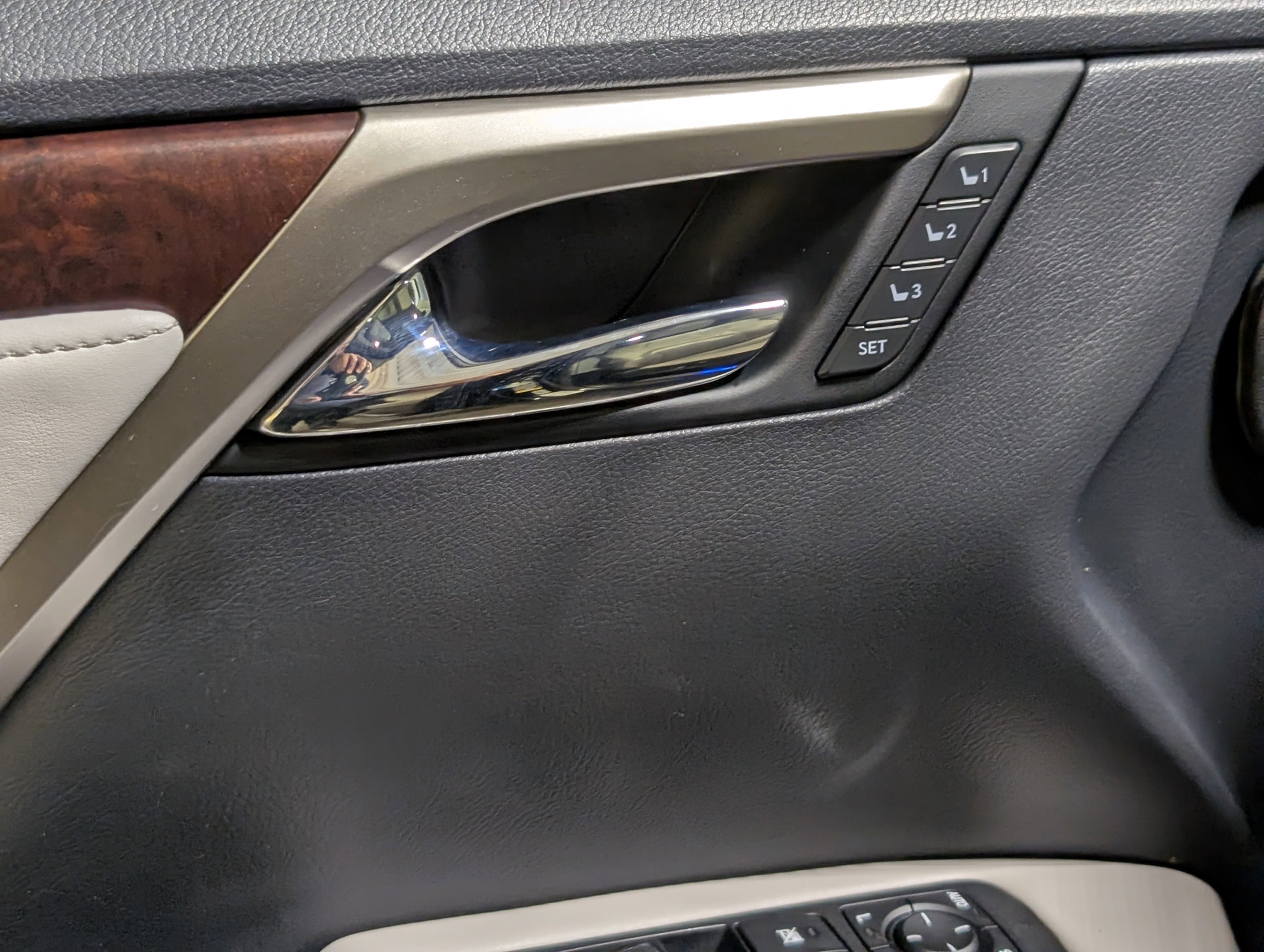 Used 2020 Lexus RX 450h AWD w/ Premium Package image 30