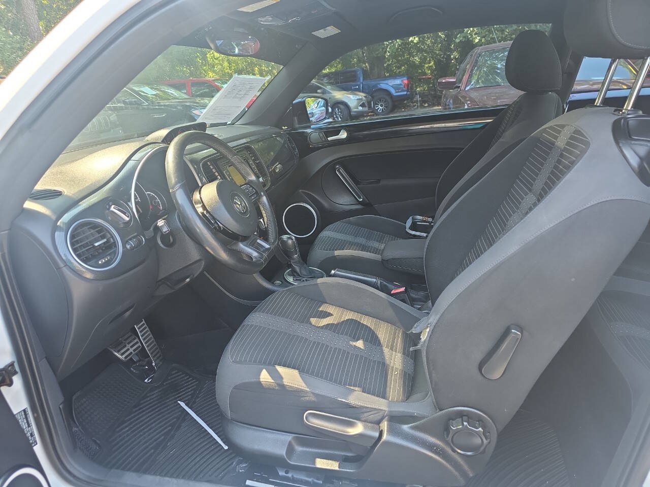Used 2014 Volkswagen Beetle R-Line FWD image 6