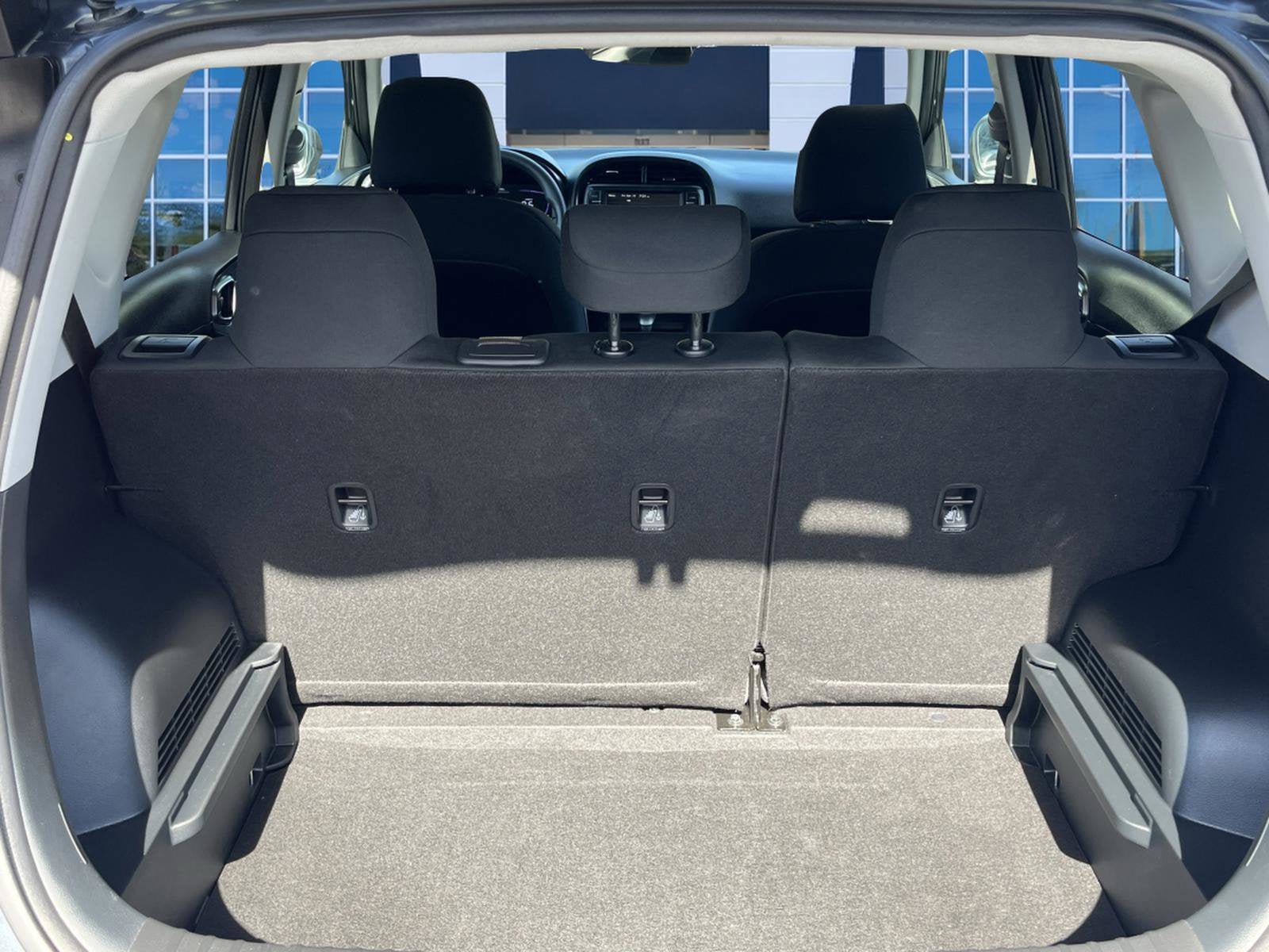 Used 2025 Kia Soul LX w/ LX Technology Package FWD image 11
