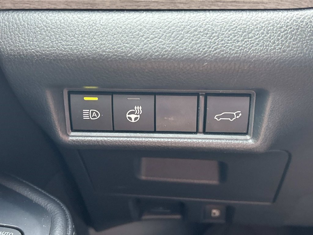 Used 2025 Toyota Grand Highlander AWD image 28